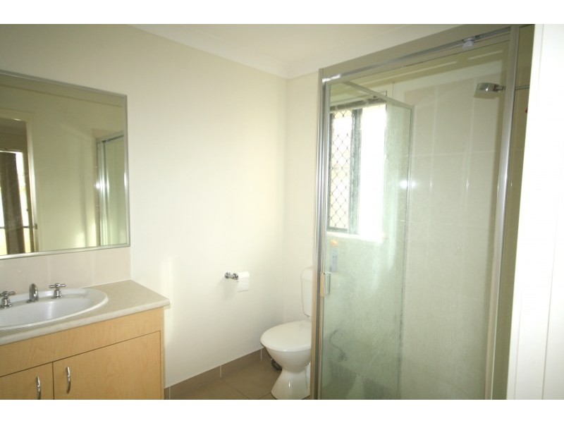 8 Elcock Avenue, Crestmead QLD 4132