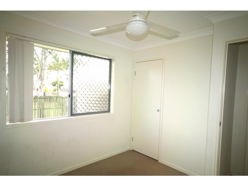 8 Elcock Avenue, Crestmead QLD 4132