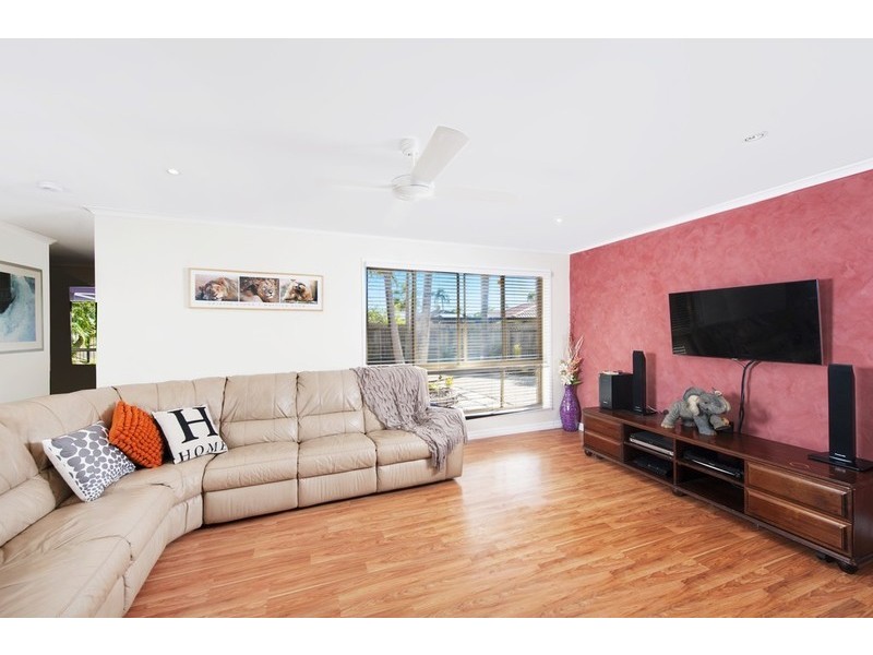 18 Eli Court, Hillcrest QLD 4118