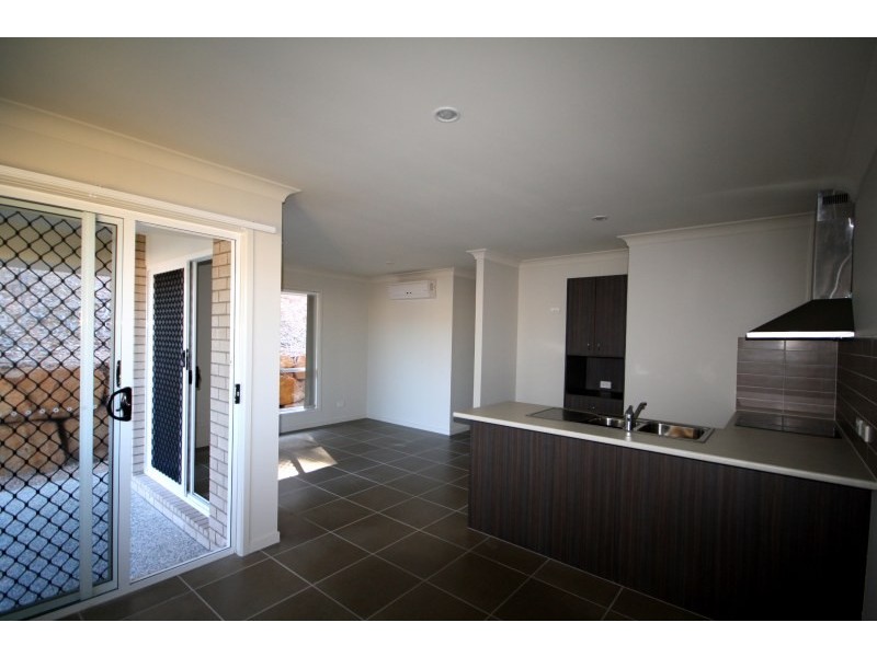 2/16 Bahrs Point Drive, Bahrs Scrub QLD 4207