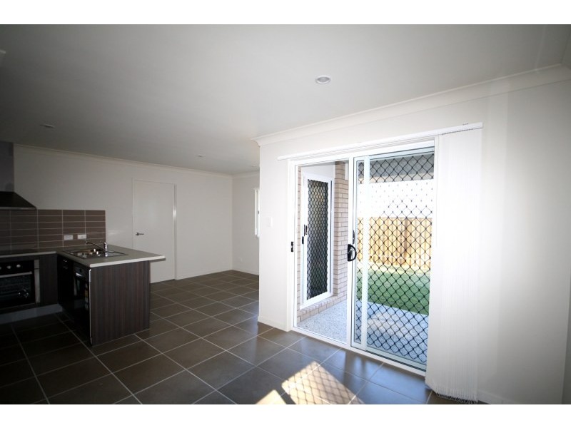 2/16 Bahrs Point Drive, Bahrs Scrub QLD 4207
