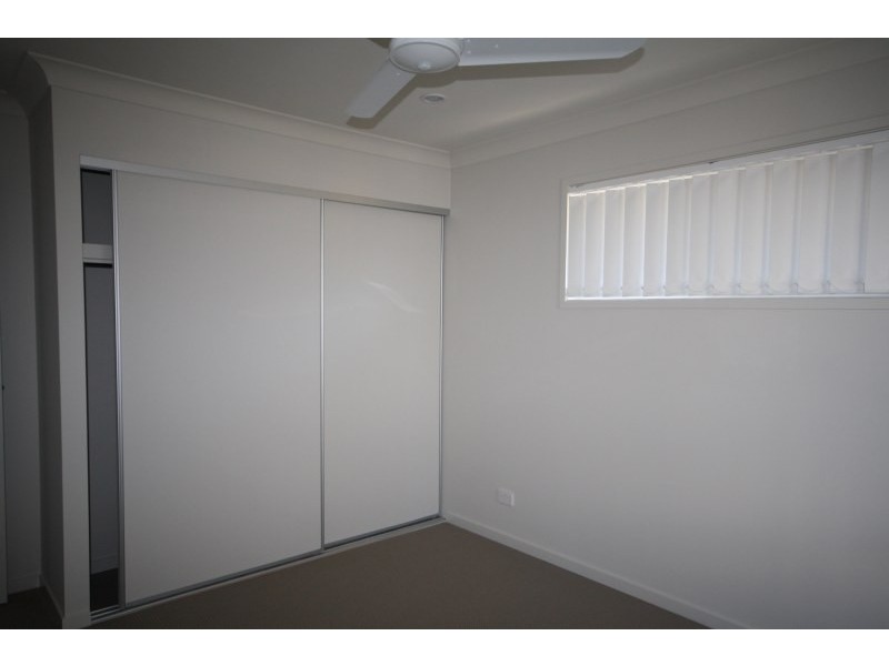 2/16 Bahrs Point Drive, Bahrs Scrub QLD 4207