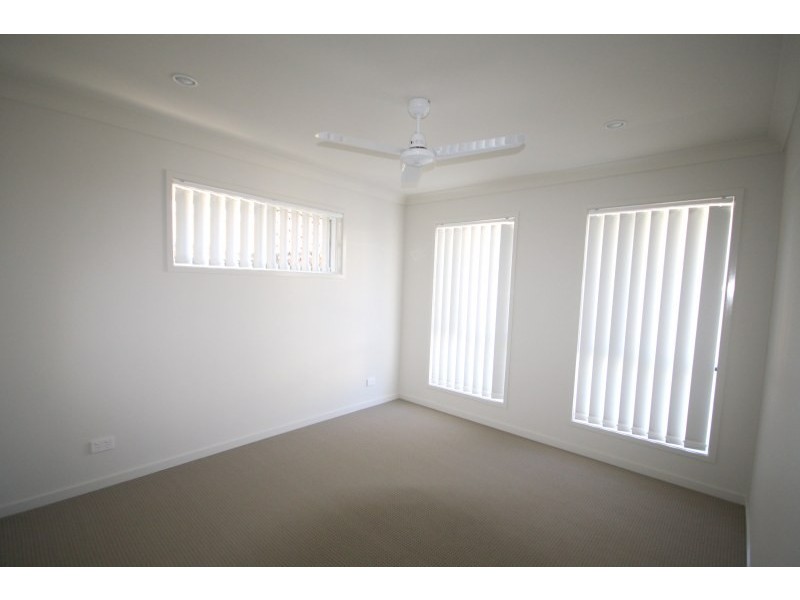 2/16 Bahrs Point Drive, Bahrs Scrub QLD 4207