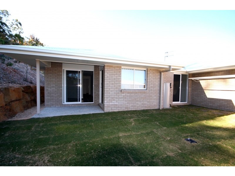 2/16 Bahrs Point Drive, Bahrs Scrub QLD 4207