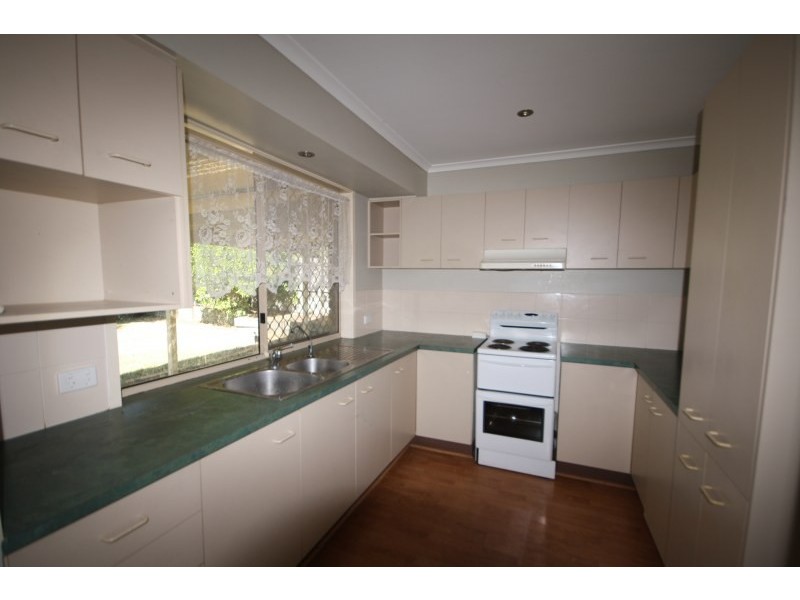 8 Diamantina Street, Hillcrest QLD 4118