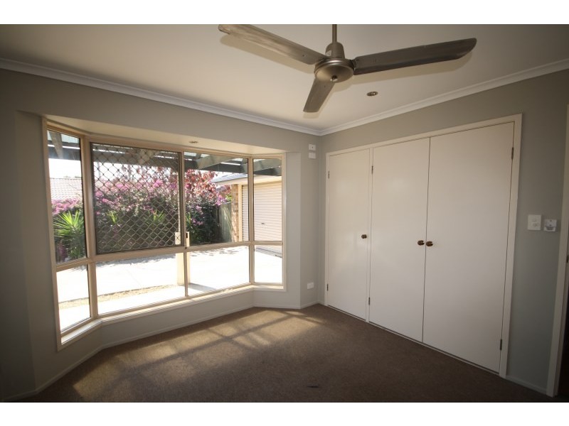 8 Diamantina Street, Hillcrest QLD 4118