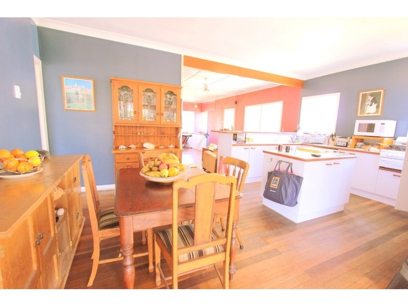 30 Riding Road, Hawthorne QLD 4171