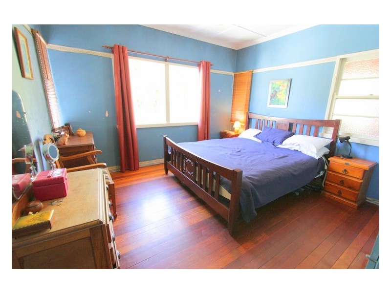 30 Riding Road, Hawthorne QLD 4171