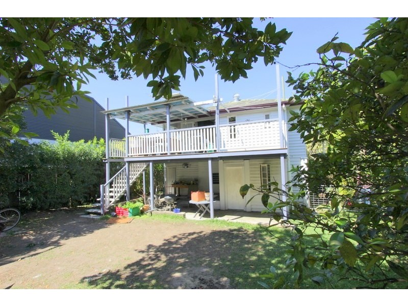 30 Riding Road, Hawthorne QLD 4171