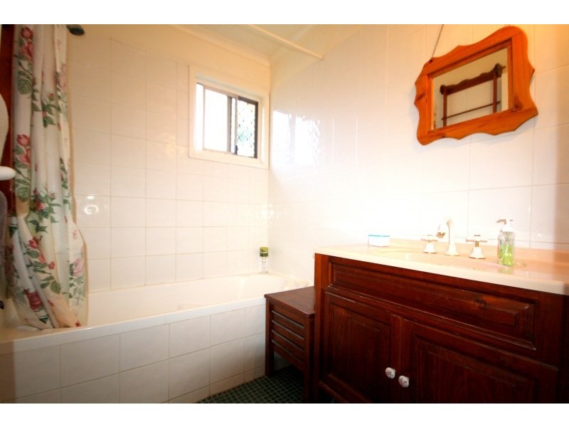 9 Lima Street, Edens Landing QLD 4207