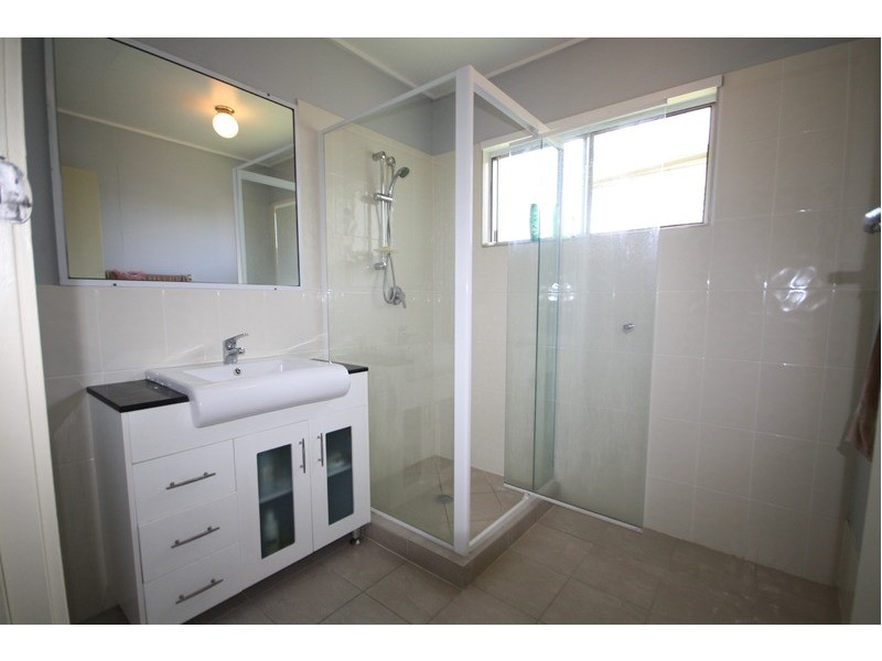 2 Pat Street, Kingston QLD 4114