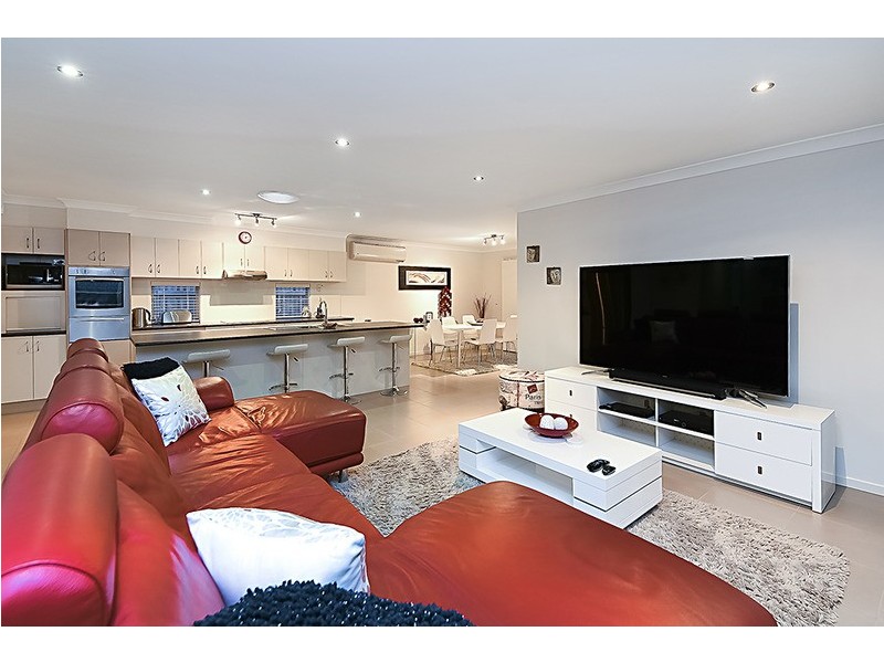 7 Kondalilla Terrace, Waterford QLD 4133