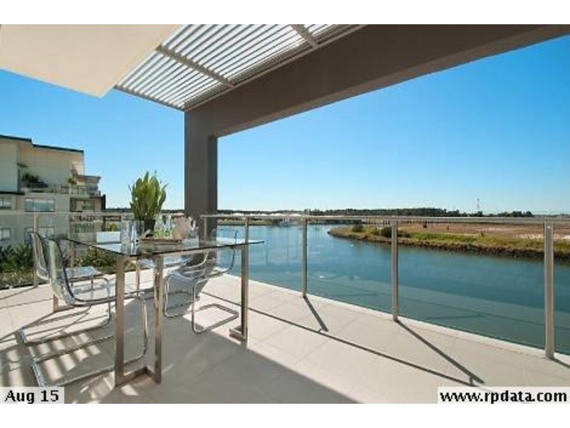 121/3-5 Pendraat Parade, Hope Island QLD 4212