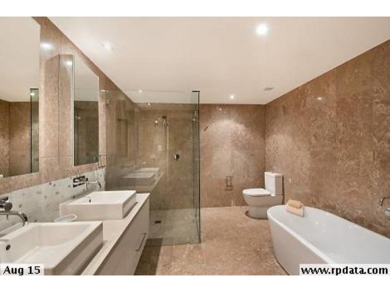 121/3-5 Pendraat Parade, Hope Island QLD 4212