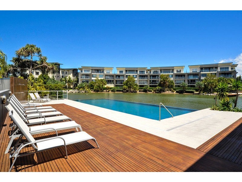 121/3-5 Pendraat Parade, Hope Island QLD 4212