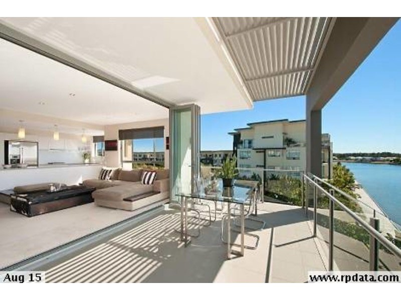 121/3-5 Pendraat Parade, Hope Island QLD 4212
