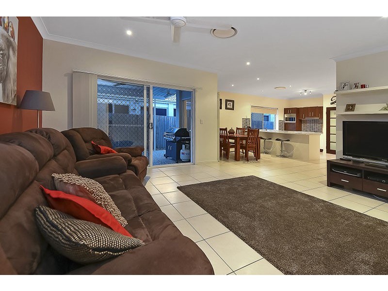 30 Sanctuary Parkway, Waterford QLD 4133