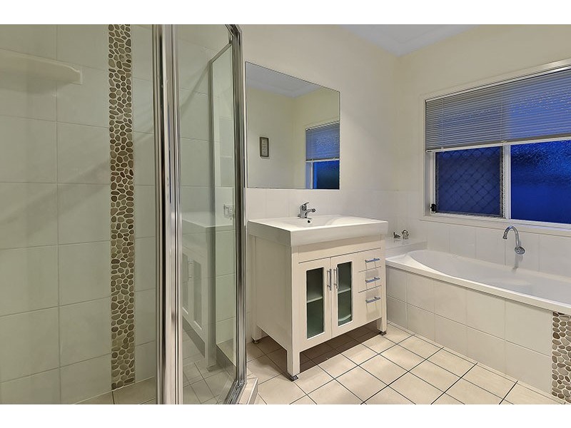 30 Sanctuary Parkway, Waterford QLD 4133