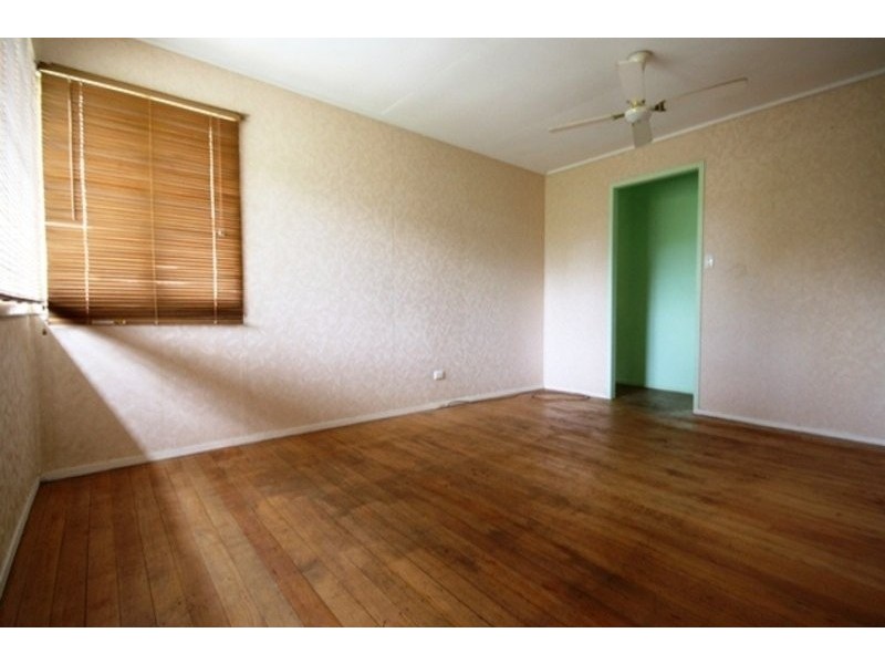 9 Frederick Street, Woodridge QLD 4114