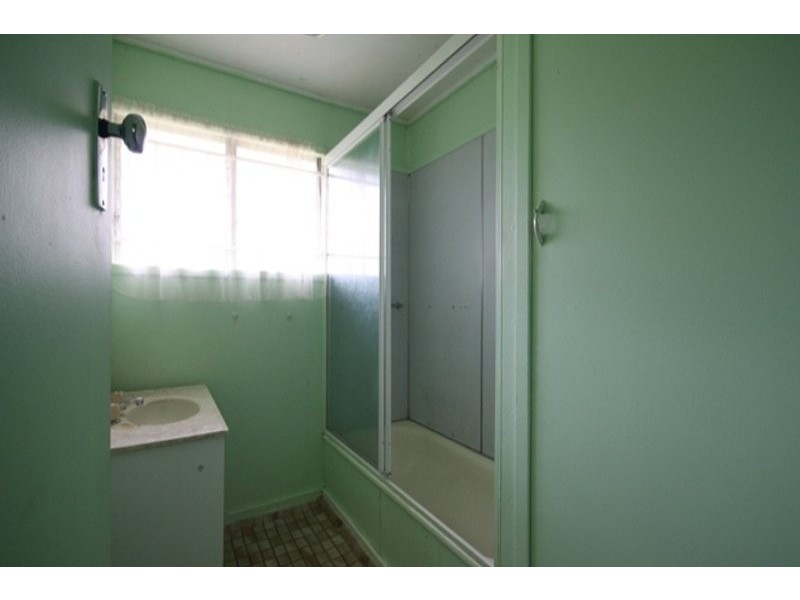 9 Frederick Street, Woodridge QLD 4114