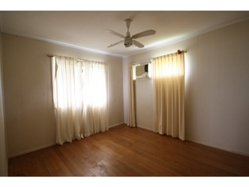 9 Frederick Street, Woodridge QLD 4114