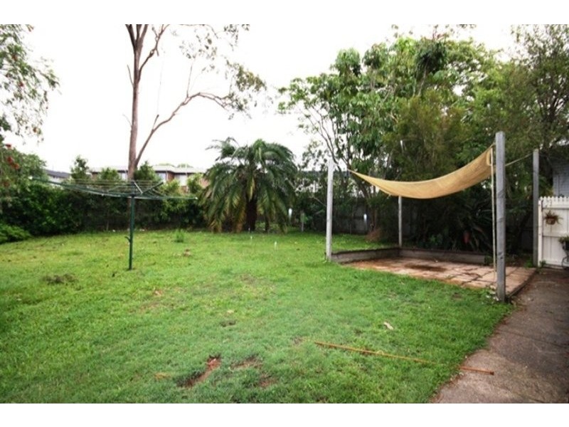 9 Frederick Street, Woodridge QLD 4114