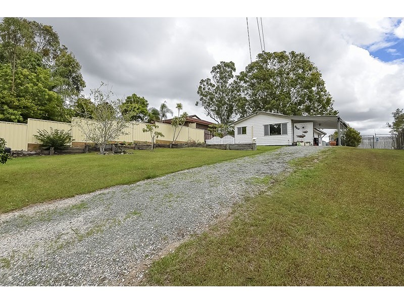 9 Lima Street, Edens Landing QLD 4207