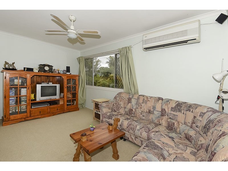 9 Lima Street, Edens Landing QLD 4207