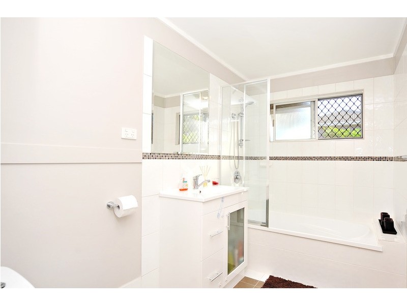 14 Drake Road, Springwood QLD 4127