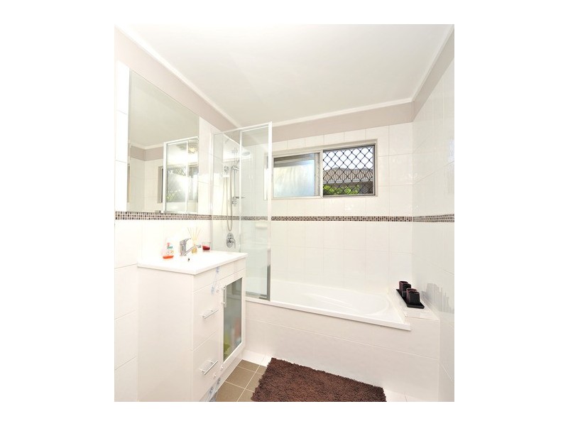 14 Drake Road, Springwood QLD 4127