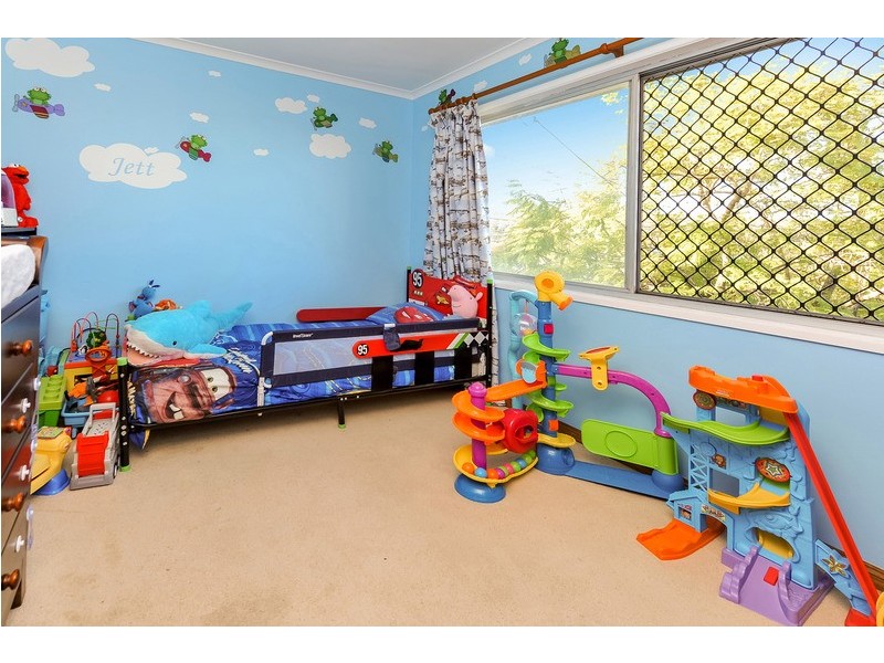14 Drake Road, Springwood QLD 4127