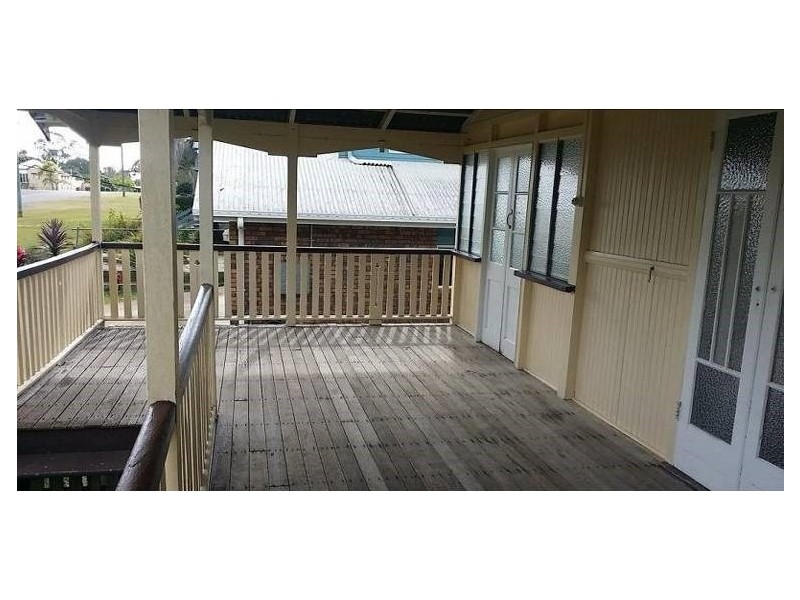 27 Regent Street, Granville QLD 4650