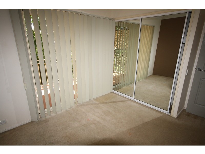 1/9 Macaulay Street, Coorparoo QLD 4151