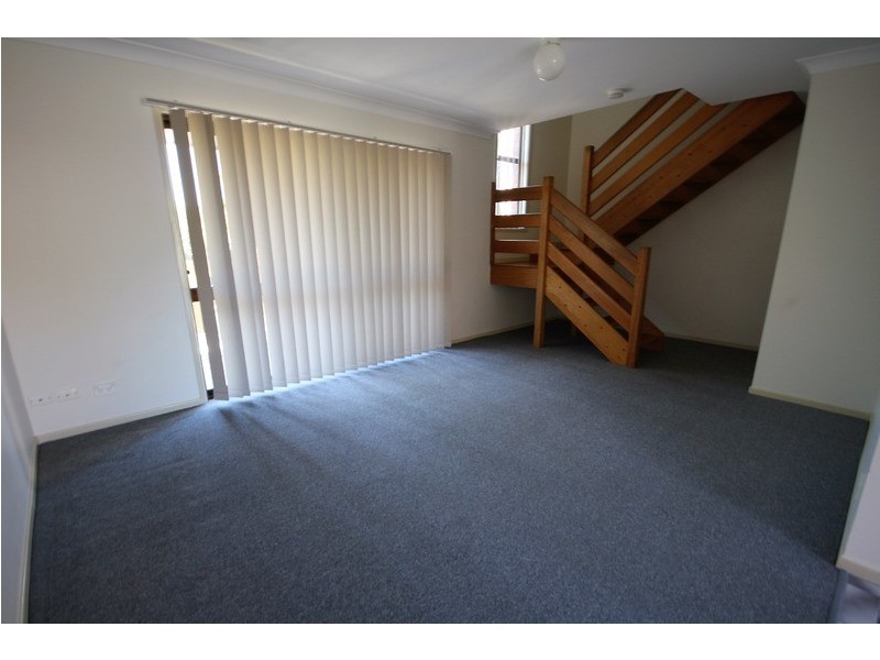 2/10 Damalis Street, Woodridge QLD 4114