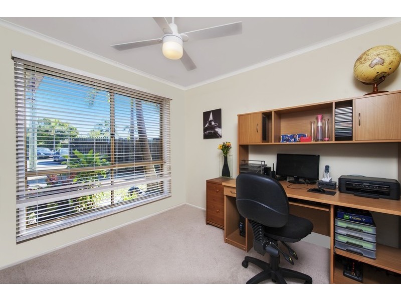 18 Eli Court, Hillcrest QLD 4118