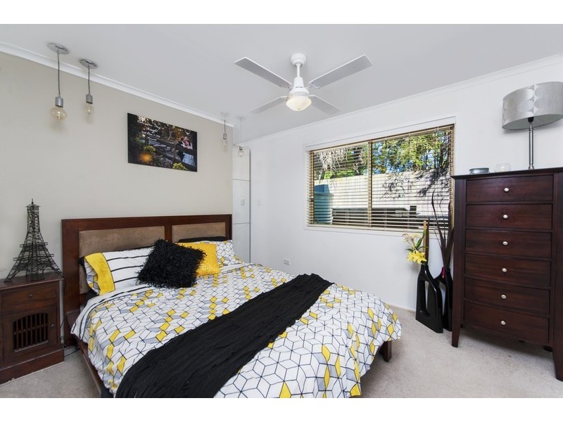 18 Eli Court, Hillcrest QLD 4118
