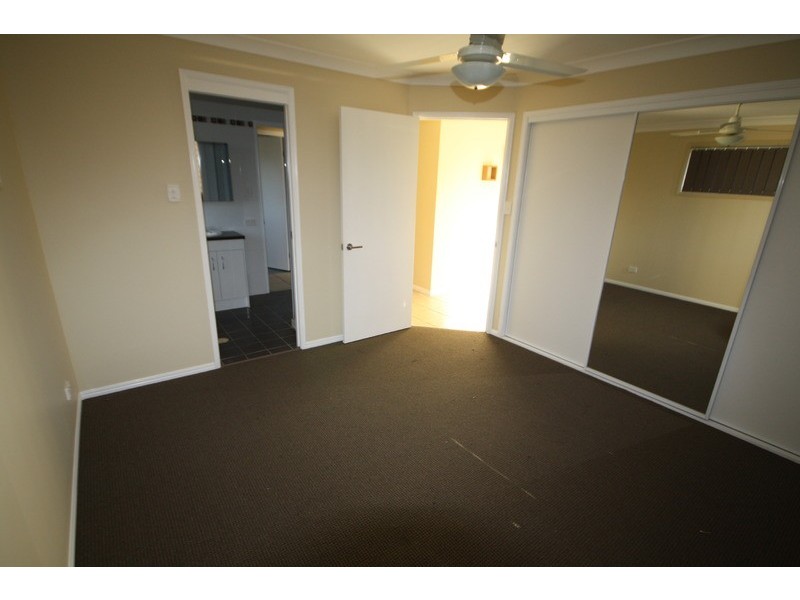 4 Mcgreavy Street, Ipswich QLD 4305