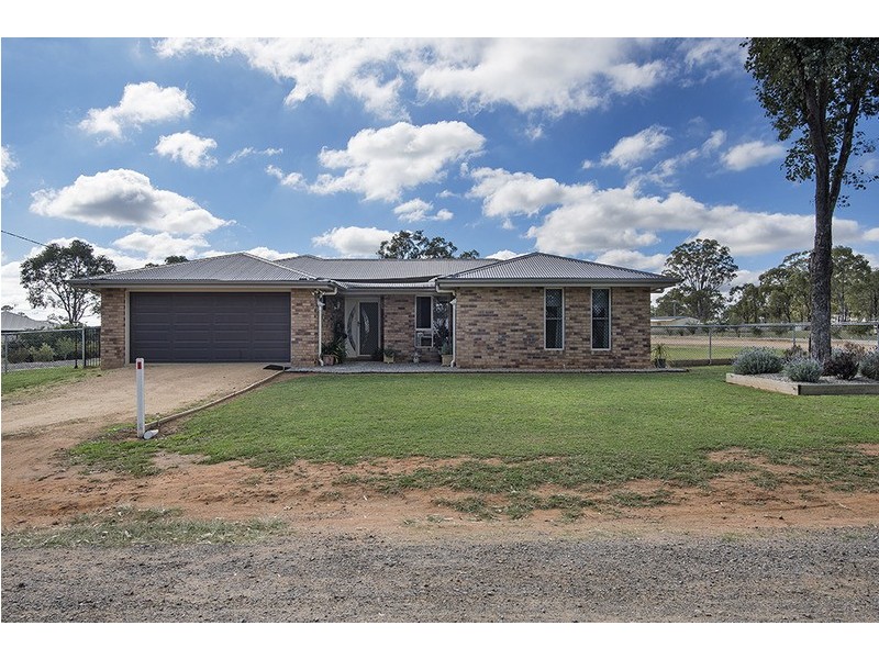 9 Leslie Lane, Hendon QLD 4362