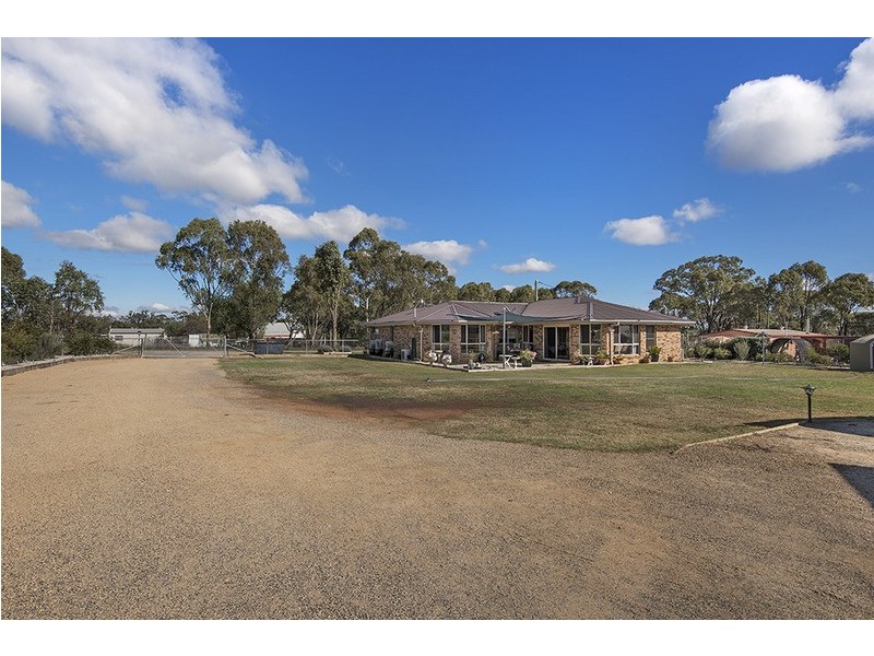 9 Leslie Lane, Hendon QLD 4362