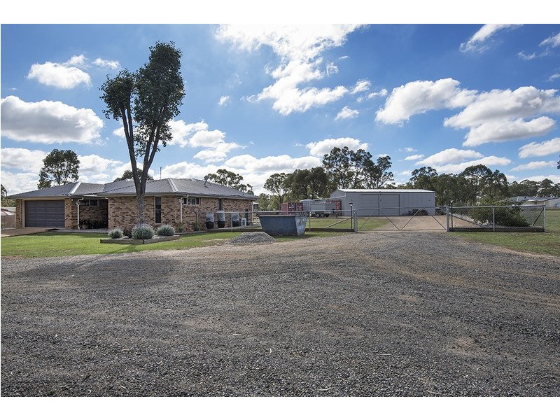 9 Leslie Lane, Hendon QLD 4362