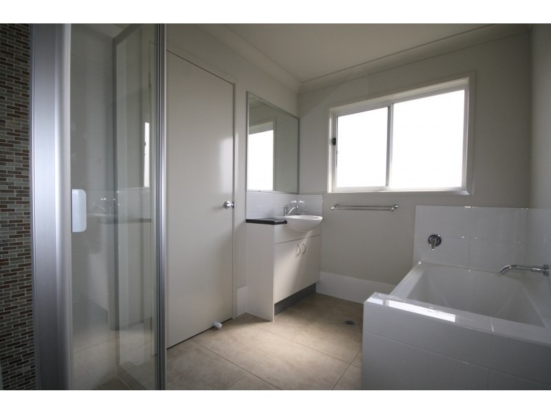 1/8 Bindarri Close, Waterford QLD 4133