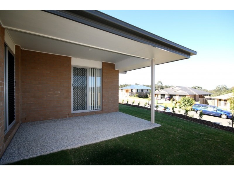 1/18 Bahrs Point Drive, Bahrs Scrub QLD 4207