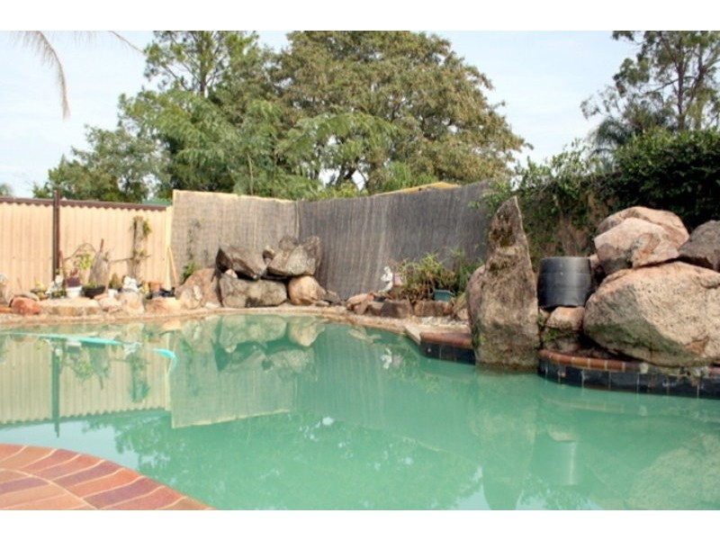27 Mayes Avenue, Woodridge QLD 4114