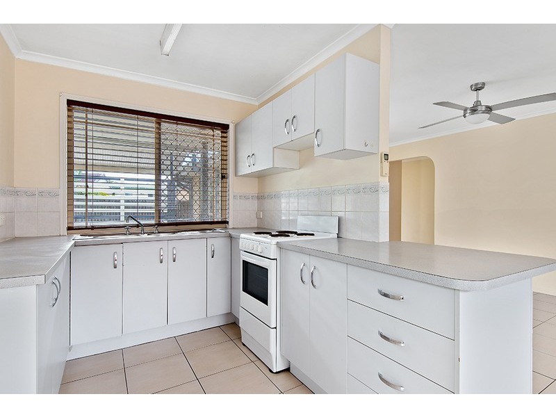 15 Carlton Close, Bethania QLD 4205