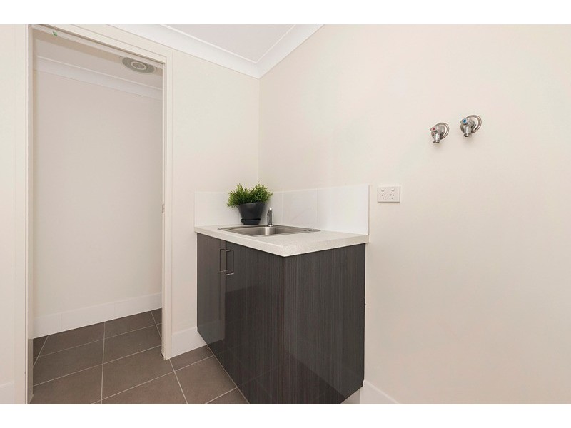 1/6-12 Jones Close, Kingston QLD 4114