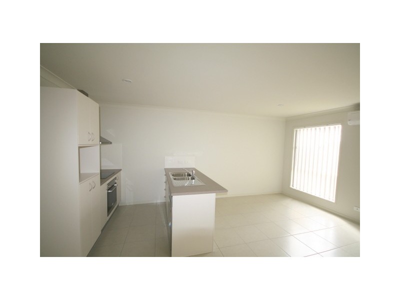 3/8 Bindarri Close, Waterford QLD 4133