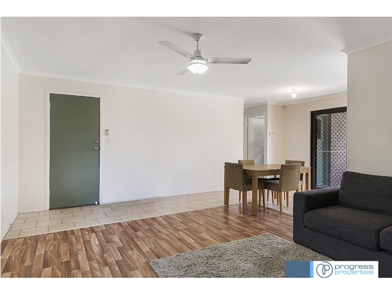 8 Yorkshire Crescent, Mount Warren Park QLD 4207