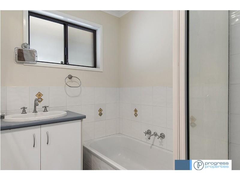 8 Yorkshire Crescent, Mount Warren Park QLD 4207