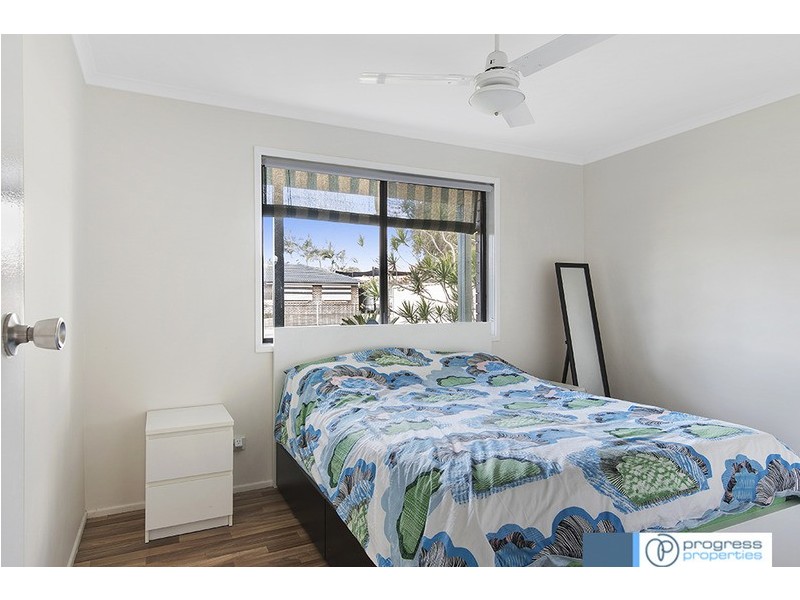 8 Yorkshire Crescent, Mount Warren Park QLD 4207