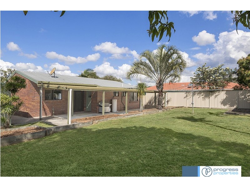 8 Yorkshire Crescent, Mount Warren Park QLD 4207